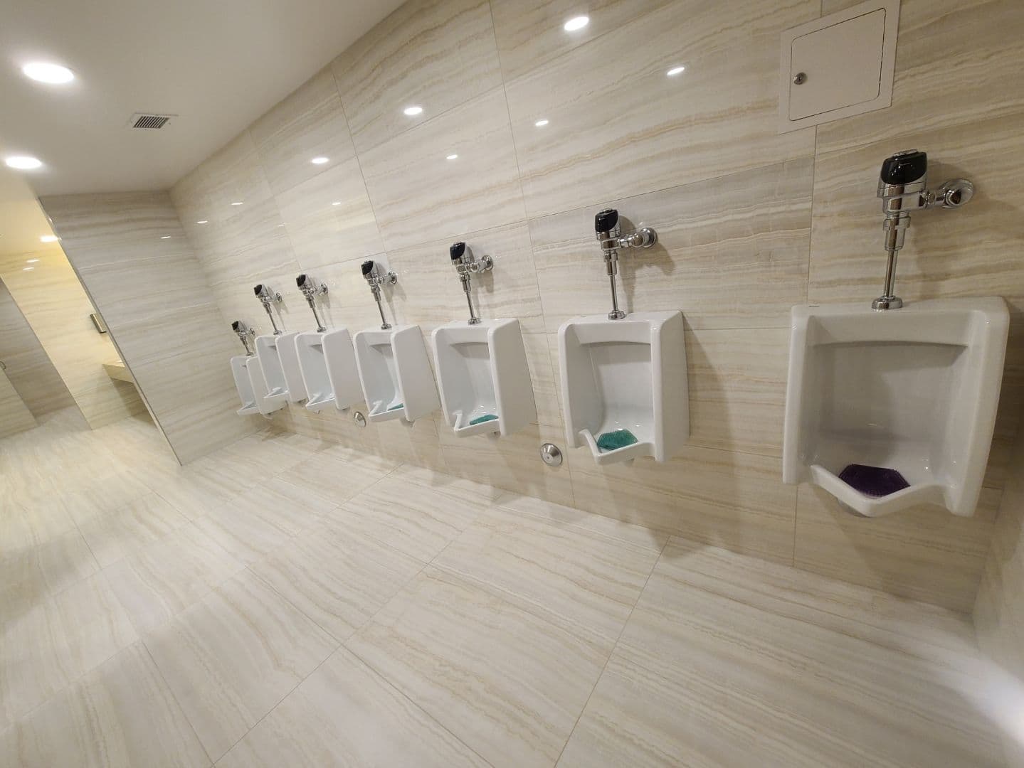 Gallery photos for Modern Bathroom Makeover: Image #1